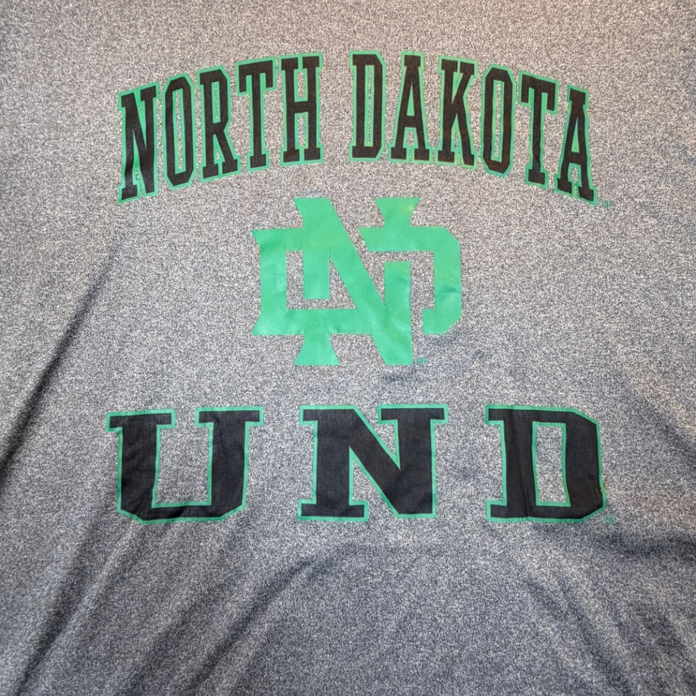 Colosseum NCAA North Dakota Fighting Hawks Mens Performance T-Shirt Size Large - Picture 5 of 6